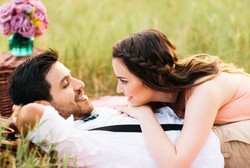 Ingin Sering Bercinta Setelah Menikah? Rahasianya di Teman Pria Istri