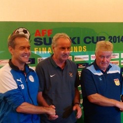 PSSI Minta Timnas Juara, Riedl: Final Dulu