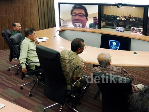 JK Tinjau Situation Room