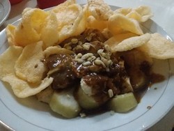 Ayo Rek! Jajan Tahu Tek Suroboyo yang Lembut Gurih