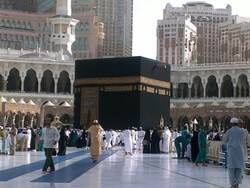 Umrah Dibayarin Bank, Pulangnya Tinggal Cicil 2 Tahun