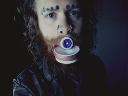 Astaga! Pria Ini Dowerkan Bibir Selama 7 Tahun Agar Mirip Platypus