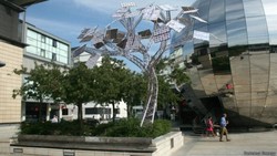 Pohon Bertenaga Surya akan Hadir di Inggris