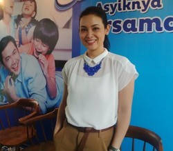 Sibuk Kerja Tapi Tetap Dekat dengan Anak, Tiru Cara Produser Film Wanita Ini