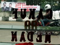 Spanduk Ahok-Boy Sadikin Bertebaran di Jakarta