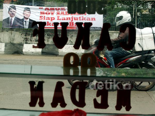 Spanduk Ahok-Boy Sadikin Bertebaran di Jakarta