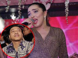 Manggung di Kelab Malam, Ashanty Ditemani Anang