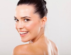 5 Langkah Sehari-hari agar Wajah Sehat Berkilau Meski Tanpa Make-up