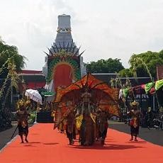 Gelar Banyuwangi Ethno Carnival, Bupati Anas Diacungi Jempol Menteri Pariwisata
