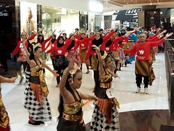 Ribuan Peserta Meriahkan Indonesia Menari 2014
