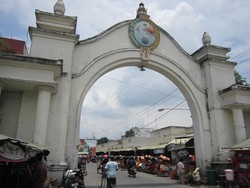 Liburan Beda di Solo, Melancong ke Pasar Unik