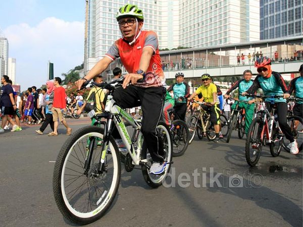 Menaker Hanif Dhakiri Bersepada di CFD
