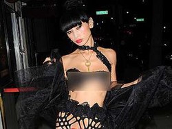Promosi Film, Bai Ling Nyaris Bugil