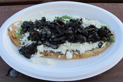 Sperma Ikan dan Keju Belatung, Kuliner Ekstrem yang Tetap Populer (2)