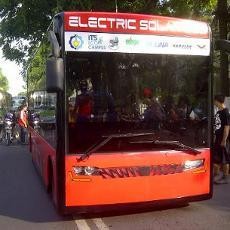 Surabaya Mencatat Sejarah Peluncuran Bus Listrik Pertama di Indonesia