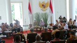 Begini Suasana Diskusi Santai Jokowi-JK dengan Gubernur se-Indonesia di Bogor