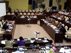 Komisi II RDPU dengan KPU dan Bawaslu, 7 Fraksi Hadir