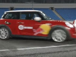 Ini Cara Parkir Mobil Terkeren