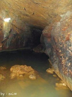 2 Gua yang Menghipnosis Petualang di Bogor