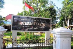 Jalan-jalan Hemat Modal Naik KRL (2)