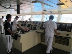 Pengalaman Langka! Masuk Ruang Nahkoda Kapal Pelni