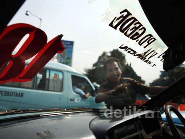 Tarif Angkutan Umum Jakarta Naik