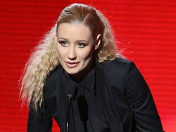 Menang Dua Piala AMAs 2014, Iggy Azalea Ejek Eminem