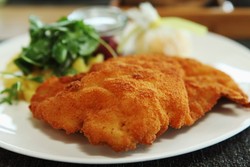 Mau Makan Siang Istimewa? Yuk, Bikin Wiener Schnitzel yang Gurih Renyah