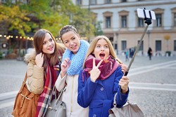 Tongkat Narsis Ikut Mendunia