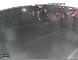 Terekam Kamera CCTV, Pelaku Perusak Pos Satpam Gedung Sate Bawa Sajam