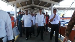 Penumpang Ekonomi Kapal Roro Ngobrol dengan Jokowi: Antreannya Lama, Pak