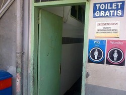 Ini Wajar Nggak ya? Toilet Pria dan Wanita di Stasiun Depok Dicampur