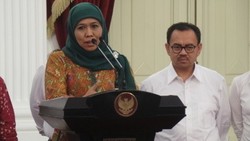 Besok, Mensos Jelaskan Soal 3 Kartu Sakti Jokowi ke DPD
