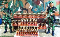 Kostrad Tangkap Penyelundup Miras Malaysia di Nunukan