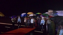 Jokowi Tiba di Bengkulu Disambut Hujan Deras