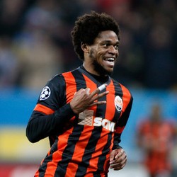 Tak Cuma Messi, Luiz Adriano Juga Punya Kans Bikin Rekor di Matchday 5