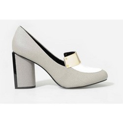 Editors Choice: Variasi 5 Loafer Pumps untuk Tampil Elegan ke Kantor