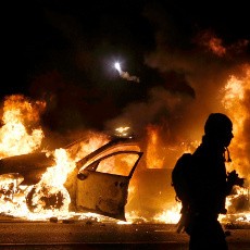 Warga Emosi Penembak ABG Ferguson Tak Diadili, Obama Imbau Publik Tenang