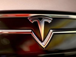Tesla Ajak BMW untuk Lahirkan Baterai Mobil Listrik
