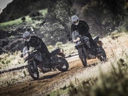 Tunggangi Triumph Tiger Demi Taklukan Gunung Sentinal De Las Bodegas