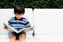 Ingat, Anak Cerdas Itu Bukan yang Harus Bisa Baca di Usia Balita