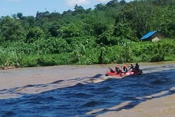 Sorak Sorai Tim Rafting Riau di Etape I Sungai Musi