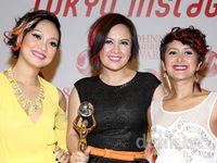 Trio B3 Kompak Berambut Ombre