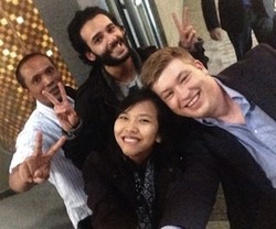 Wartawan Eropa pun Heran Lihat Tongsis