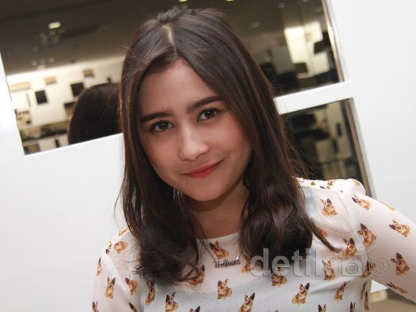 Rok Mini Prilly Latuconsina