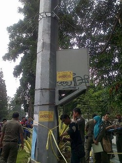 Ridwan Kamil Segel Tiang Microcell Pole Ilegal di Dago