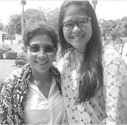 Kahiyang Pamer Foto Bareng Menteri Susi