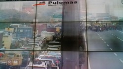 Buruh Blokir Tol Wiyoto di Pulomas, Lalu Lintas Tak Bergerak