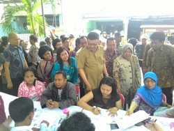 Mendagri Blusukan di Surabaya: Susuri Kampung hingga Borong Produk Lokal