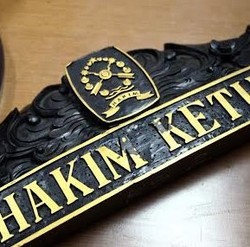 Peradilan Sesat! Jaksa dan Hakim Penjarakan Sopir dengan UU Kedaluwarsa